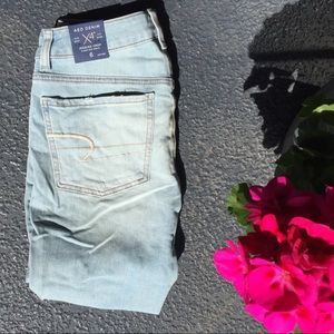 NWT! Jegging cropped ripped light blue jeans